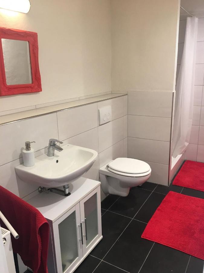 Mayen, Im Mohren, Privatzimmer Nr1, Waldrand, Nahe Nurburgring & Burg Eltz, Gemeinschaftsbad Екстер'єр фото